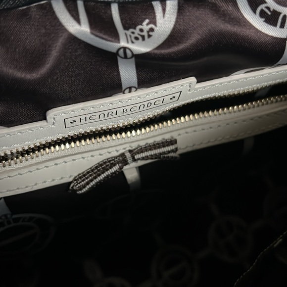 Henri Bendel West 57th black/gold bag - Picture 6 of 7